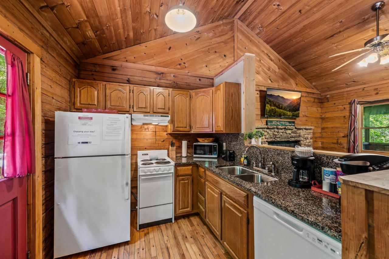 Romantic Log Cabin With Hot Tub Pigeon Forge Esterno foto