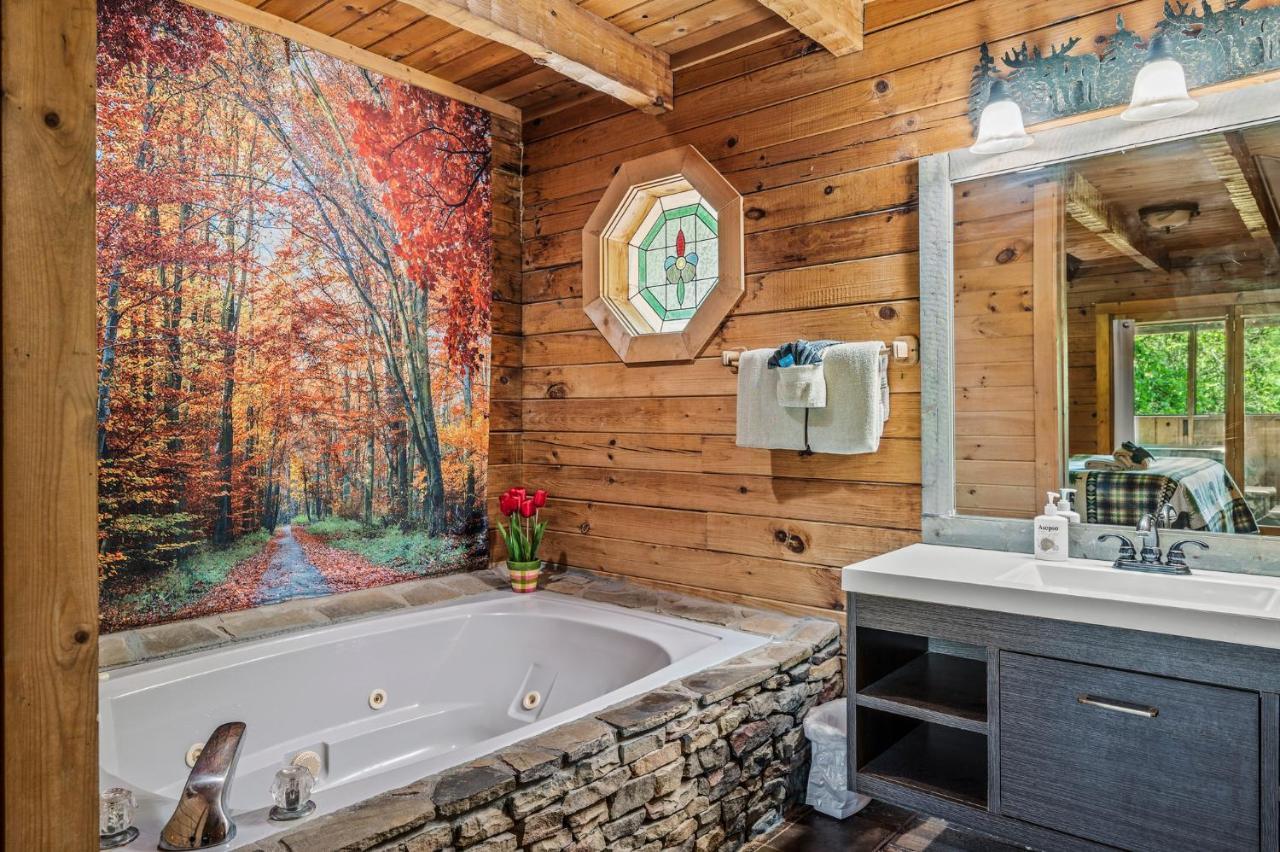 Romantic Log Cabin With Hot Tub Pigeon Forge Esterno foto